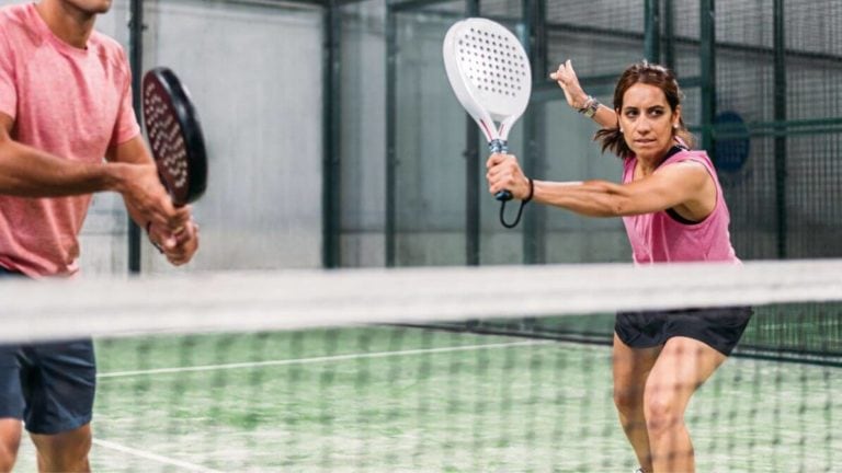 Integrating padel mental strategies for game confidence