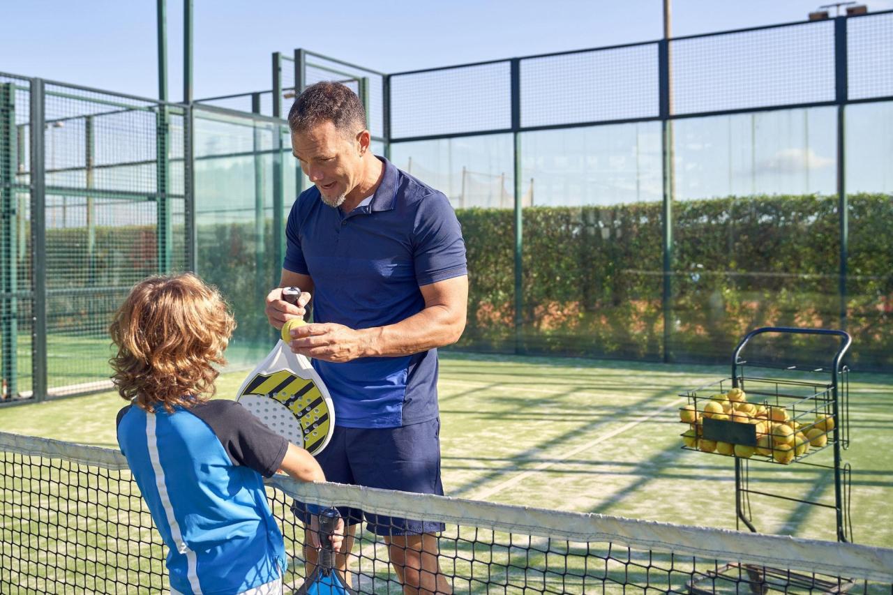 How to create a padel training schedule for busy individuals